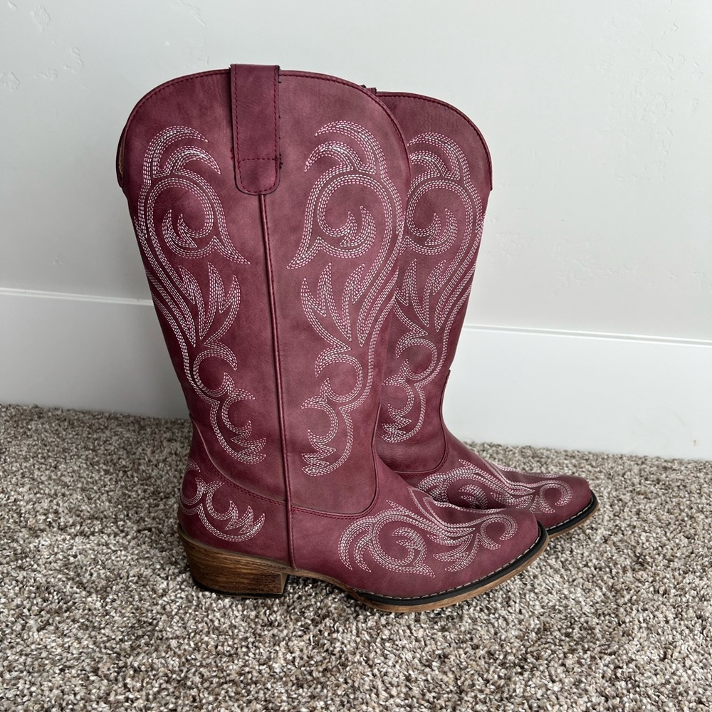 Roper Women's Embroidered Western Boots - Burgundy